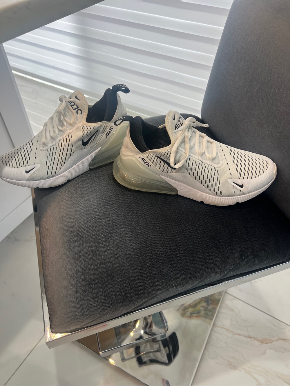 Nike womans White/Black Air Max 270-Style Sneakers - Picture 2 of 2